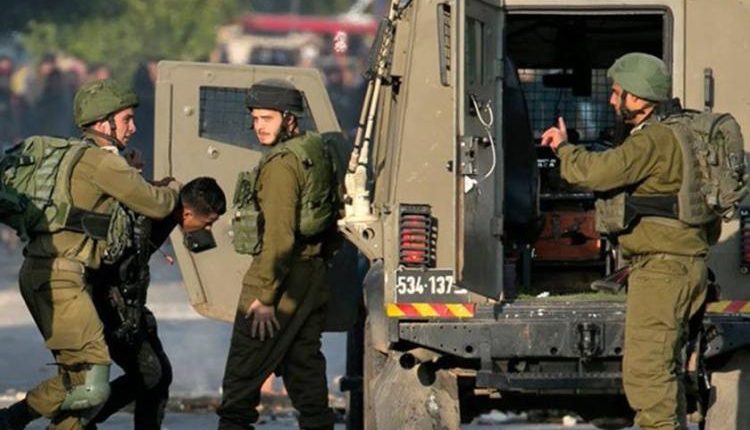 اعتقلت قوات الاحتلال الإسرائيلي اليوم 69 فلسطينياً من مناطق متفرقة في الضفة الغربية.