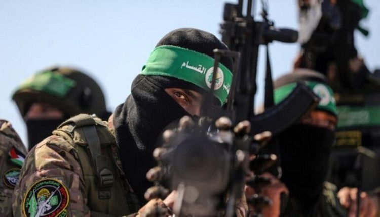 تواصل المقاومة الفلسطينية تصديها لقوات الاحتلال الإسرائيلي المتوغلة في قطاع غزة المحاصر موقعة قتلى وإصابات في صفوفها.
