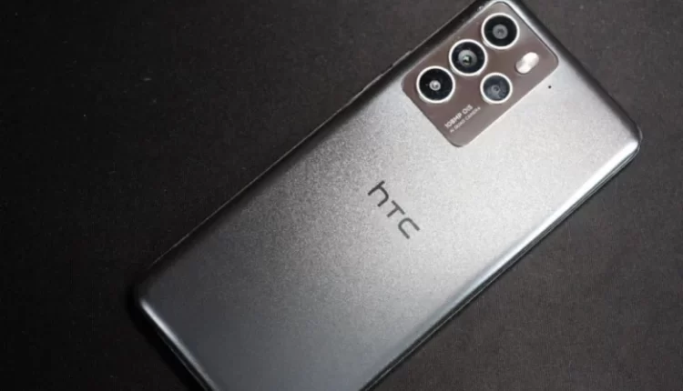 ستنافس-سامسونج-شركة-htc-تكشف-عن-هاتفها-ال