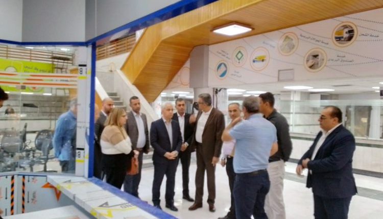 تفقد وزير الاتصالات وتقانة المعلومات المهندس إياد الخطيب اليوم أعمال إعادة تأهيل وترميم صالة وبهو الجمهور في المؤسسة السورية للبريد – فرع دمشق.