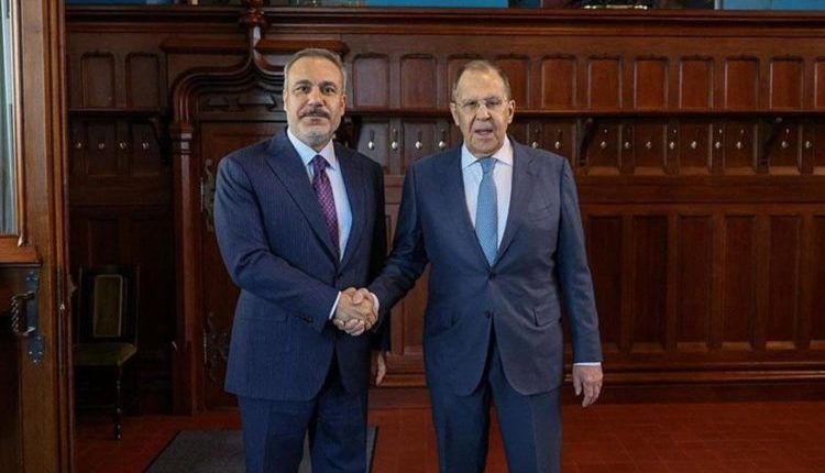 وزير الخارجية الروسي سيرغي لافروف يلتقي ونظيره التركي
