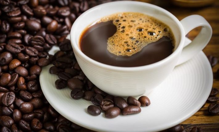 كيف-تؤثر-القهوة-على-صحة-بشرتك؟