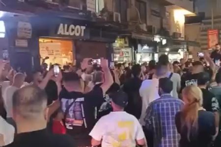 مظاهرات حاشدة في دمشق واللاذقية تنديدًا بالهجوم على كنيسة دويلعة
