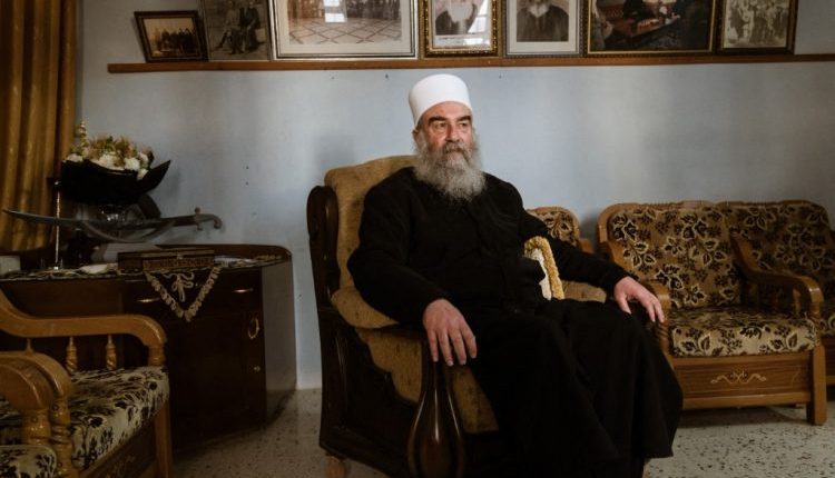 الشيخ حكمت الهجري الدروز السويداء