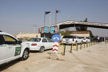الأردن يخفض رسوم الترانزيت مع سوريا.. هل سيستفيد أصحاب الشاحنات؟