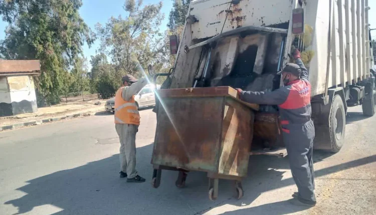 جيش-الاحتلال-الإسرائيلي-يحتجز-عمال-نظافة