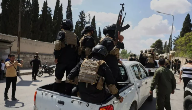 السويداء تحت النار.. الجيش يعلن خسائره ويدعو إلى ضبط النفس