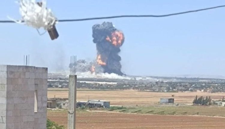 انفجار مستودع ذخيرة في إدلب يخلف أكثر من 100 مصاب وأضرار واسعة