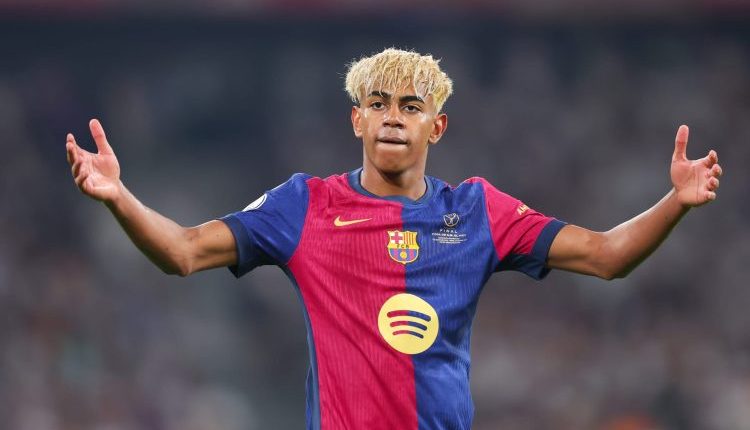 عقد تمديد اللاعب لامين يامال نادي برشلونة الإسباني