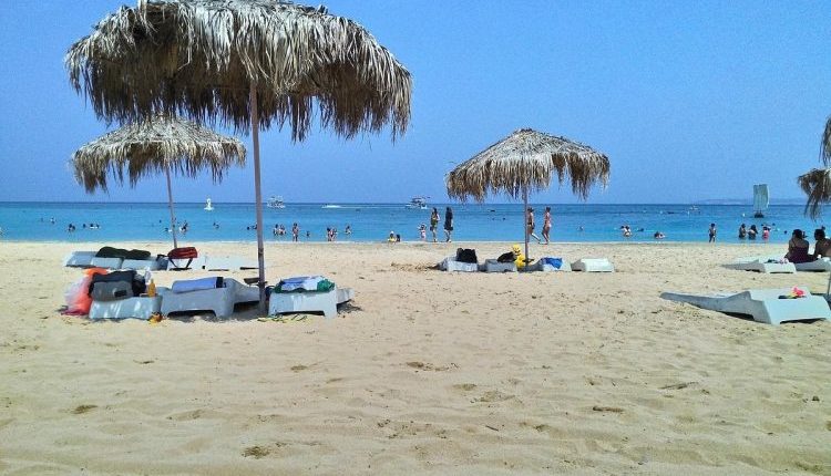 شواطئ اللاذقية: هل يتحول البحر العام إلى ملكية خاصة؟