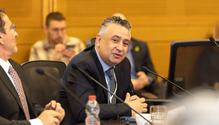 سياسي-سوري-يُلقي-كلمة-في-الكنيست-التقيت-الشرع-ولقاء-محتمل-مع-نتنياهو