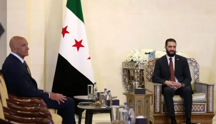 أكد المبعوث الأمريكي الخاص إلى سوريا، في تصريحات نقلتها وكالة "أسوشيتد برس"، أن بلاده تراقب عن كثب تطورات الملف السوري،