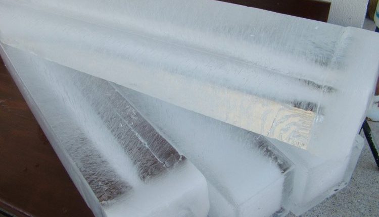 ألواح-الثلج-مجهولة-المصدر-تهدد-الصحة-الصحة-العامة-