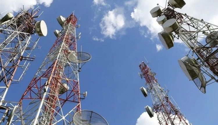 مدير عام الاتصالات السورية غسان عكاش تخفيض أجور الاتصالات خدمة الفايبر