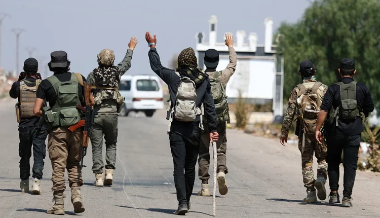 أكدت مصادر محلية أن حي السومرية في ريف دمشق يشهد موجة تهجير قسري غير مسبوقة، استهدفت بشكل خاص العائلات من الطائفة العلوية