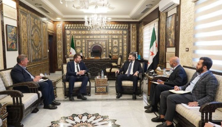 سوريا وباكستان تبحثان تعزيز الروابط الاقتصادية وزيادة التبادل التجاري وزير الثقافة محمد ياسين الصالح السفير الباكستاني في دمشق عمر حيات خان