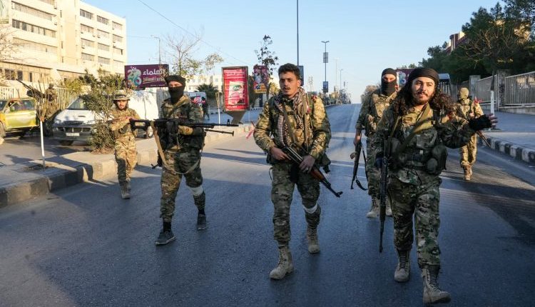 من إدلب إلى الساحل والسويداء.. مسار "الفرقة 82"