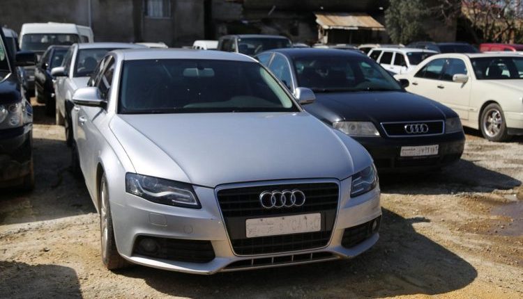 يشهد سوق السيارات في سورية تغيرات سريعة نتيجة القرارات الحكومية المتعلقة بالاستيراد والتحديات الاقتصادية.