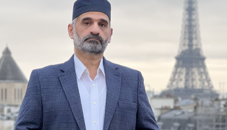 وجه الناشط الحقوقي أسامة عثمان، المعروف باسم “سامي”، انتقادات لاذعة للسلطات السورية المؤقتة، متهماً إياها بالتساهل مع انتهاكات حقوق الإنسان