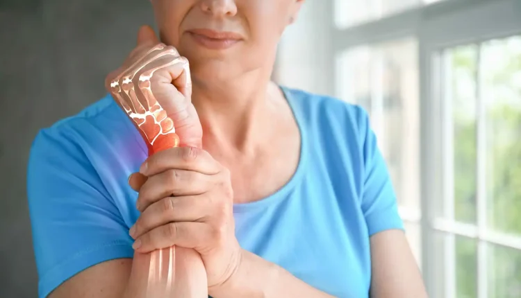 هشاشة-العظام-كيف-تحمين-عظامكِ-من-المرض-الصامت