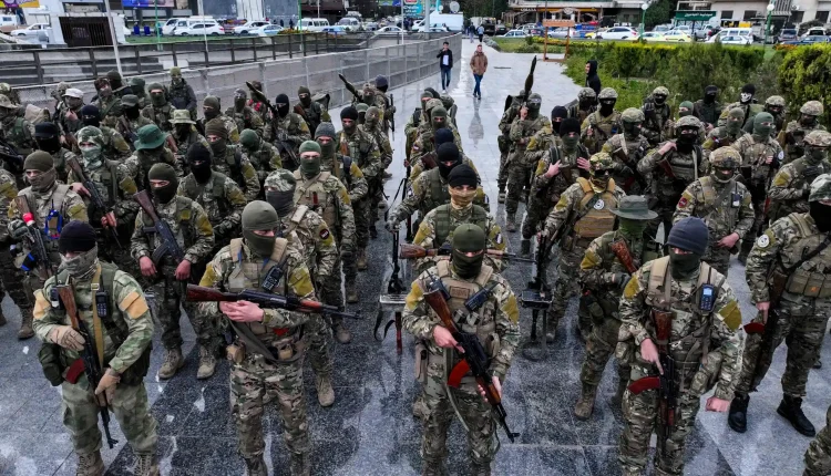 الجيش السوري الجديد إقبالًا من الشباب الراغبين في الانتساب إلى صفوفه، في ظل ارتفاع معدلات البطالة في سوريا وتدهور الأوضاع الاقتصادية.