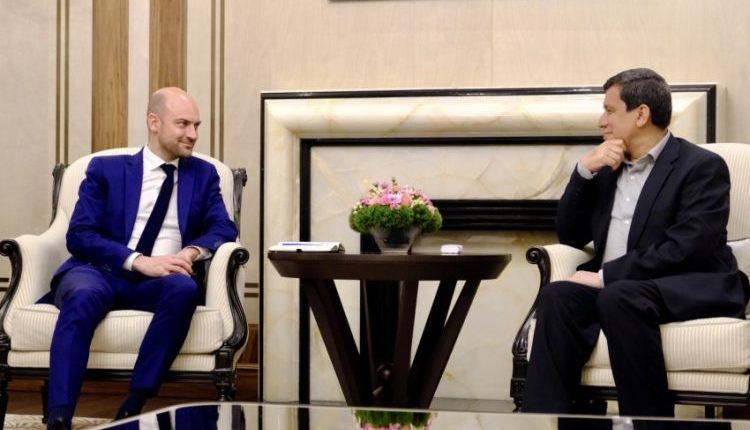 باريس تحضيرات عقد لقاء مرتقب بين الرئيس الفرنسي إيمانويل ماكرون وقائد قسد مظلوم عبدي، وذلك بعد انسحاب الحكومة السورية الانتقالية