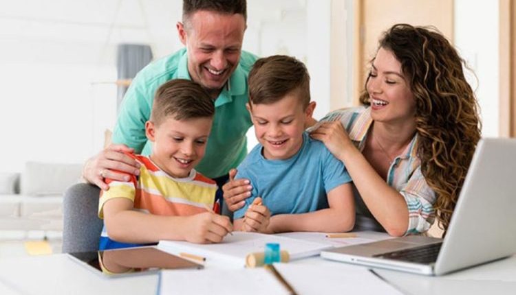 ثورة-التعليم-الرقمي-كيف-يصبح-الآباء-شركاء-في-رحلة-أبنائهم