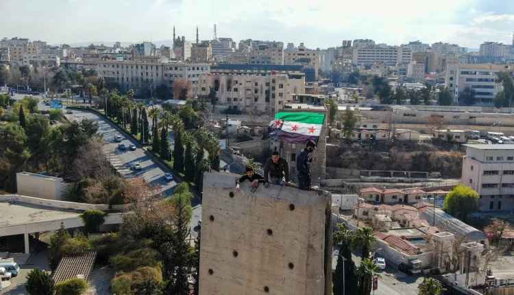 تناولت مجلة إيكونوميست في تقرير حديث ملامح المرحلة التي تشهدها سوريا بعد سقوط نظام بشار الأسد أواخر العام الماضي،