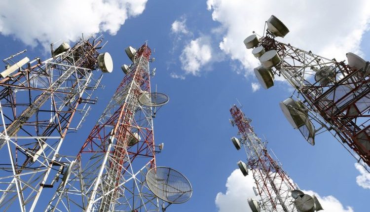 تشهد محافظات الجنوب السوري، وهي القنيطرة ودرعا والسويداء وأجزاء من ريف دمشق، انقطاعاً جزئياً في خدمة الإنترنت وضعفاً ملحوظاً في الشبكات