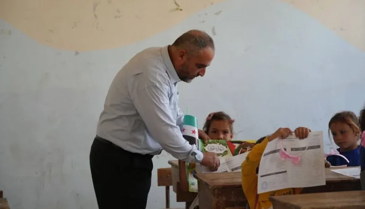 يقف آلاف المعلمين في ريف حلب الشمالي أمام مستقبل غامض بعد أن قضوا أكثر من عشر سنوات في خدمة العملية التعليمية