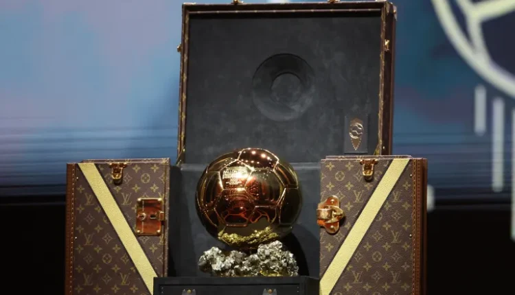 خلاف مستمر بين ريال مدريد ومنظمي الكرة الذهبية 2025 كريستيانو رونالدو لوكا مودريتش كريم بنزيمة مجلة "فرانس فوتبول"