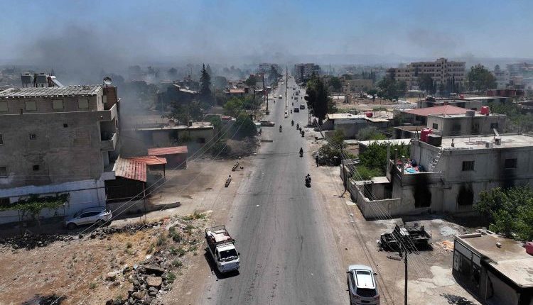 اندلعت اشتباكات في محيط بلدة المجدل في ريف السويداء الغربي، بين قوات "الحرس الوطني"، ومجموعات رديفة تابعة لقوات الأمن العام السوري