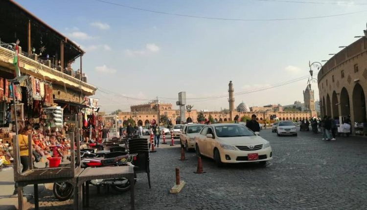 عاني السوريون المقيمون في إقليم كردستان العراق منذ سنوات من أزمة حادة في استصدار أو تثبيت وثائقهم الرسمية، في ظل غياب أي تمثيل قنصلي أو دبلوماسي سوري