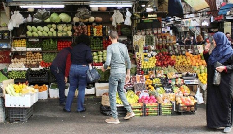 سوريا غياب اللحوم والفواكه عن موائد السوريين وتكلفة الأسرة السورية من 5 أشخاص 2 مليون و 450 ألف في الشهر