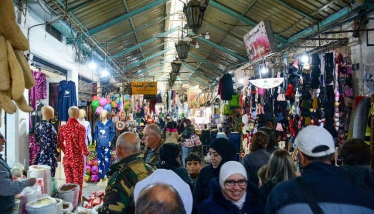 تتصدر البطالة هواجس الشباب في مدينة جبلة جنوبي اللاذقية، حيث يواجهون صعوبة متزايدة في الحصول على فرص عمل،