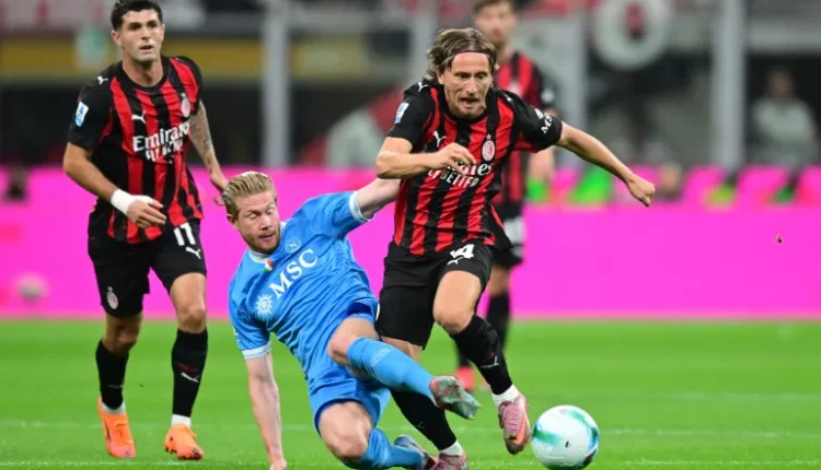 ميلان يهزم نابولي ويقتسم الصدارة بفضل أهداف الشوط الأول ضمن الدوري الإيطالي دي بروين
