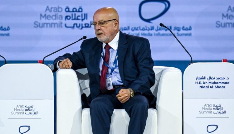 أصدر وزير الاقتصاد والصناعة السوري، قراراً يقضي بنقل دائرة فروع ووكالات الشركات الأجنبية من مديرية التجارة الخارجية إلى مديرية الشركات