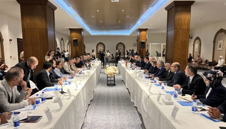 وقّعت سورية وتركيا في دمشق، مذكرة نيات حسنة في مجال الزراعة، تهدف إلى تعزيز التعاون بين البلدين وتطوير الإنتاج المحلي، تمهيدًا لإبرام اتفاقيات