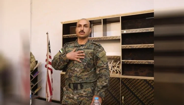 أقالت القوات الأميركية المتواجدة في قاعدة التنف، عند مثلث الحدود السورية –الأردنية –العراقية، سالم تركي العنتري، من قيادة جيش سوريا الحرة.