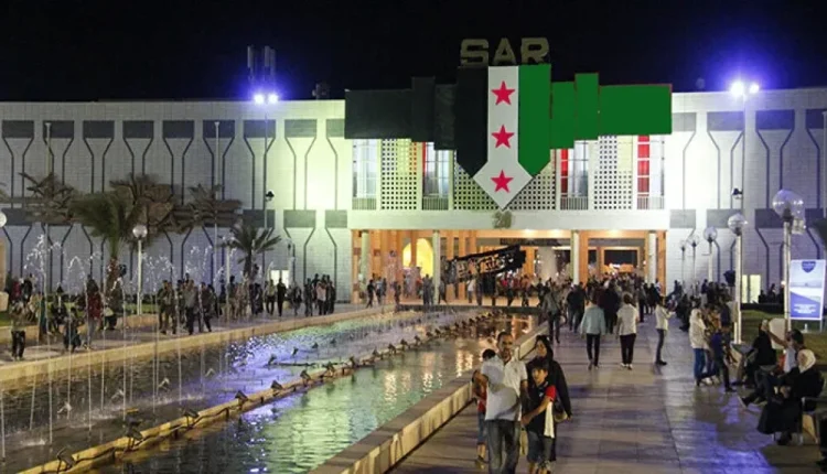 في دمشق، التي تحاول استعادة إيقاعها عبر الفعاليات والمهرجانات، يزداد حضور المؤثرين وصنّاع المحتوى في الواجهة. ومع كل حدث جديد،