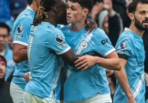 مانشستر سيتي يواجه نابولي في قمة مرتقبة ضمن دوري أبطال أوروبا 2025-2026 دي بروين