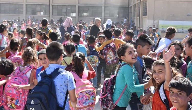 الإدارة الذاتية تغلق مدارس المسيحيين في القامشلي بحجة تدريس المنهاج الحكومي السوري غضب شعبي واسع مدرسة الاتحاد مدرسة ميسلون مدرسة فارس الخوري