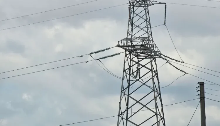 أصدرت وزارة الطاقة السورية قرارًا بخصوص تعديل تعرفة مبيع الكهرباء للمشتركين في القطاعين العام والخاص المعفيين كليًا أو جزئيًا من التقنين.