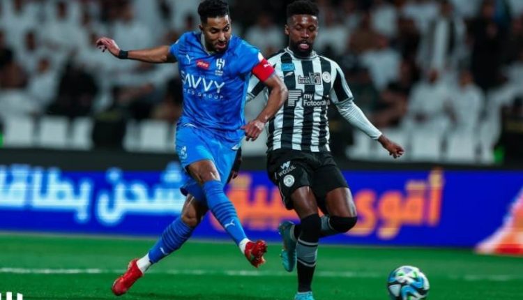 يستضيف الهلال نظيره الشباب، مساء اليوم الجمعة، على ملعب المملكة أرينا، ضمن منافسات الجولة السابعة من دوري روشن السعودي للمحترفين.