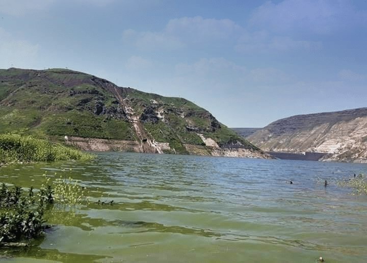 عائلات من درعا السلطات السورية والأردنية، للإفراج عن أبنائها الذين اعتقلتهم القوات الأردنية قبل أيام أثناء قيامهم بصيد الأسماك