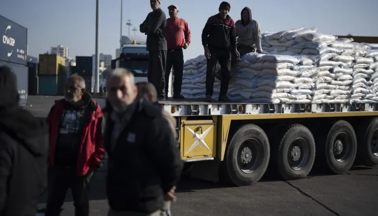 في ظل انخفاض التمويل الدولي المخصص لبرامج المساعدات الإنسانية في سوريا، تتجه المنظمات الدولية نحو بناء شراكات استراتيجية مع القطاع الخاص