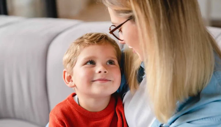 الأمان-في-الطفولة-القاعدة-التي-تُبنى-عليها-الحياة.