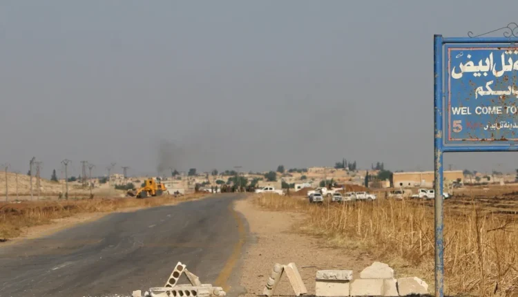 دعت 57 منظمة مجتمع مدني سورية إلى ضمان عودة آمنة وكريمة للنازحين من منطقتي رأس العين وتل أبيض شمالي البلاد