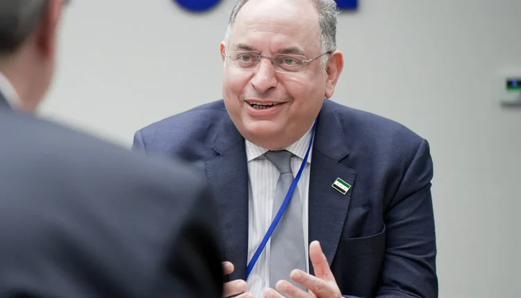 أكد وزير المالية السوري محمد يسر برنية أن سوريا تشهد حالياً اهتماماً دولياً متزايداً، وتسعى إلى تحويل هذا الزخم السياسي