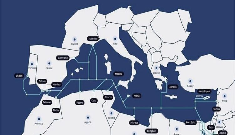 رغم هشاشة البنية التحتية المحلية، تحتل سوريا موقعًا استراتيجيًا بالغ الأهمية في شبكة الكابلات البحرية العالمية التي تُعد العمود الفقري للاتصال الرقمي بين القارات